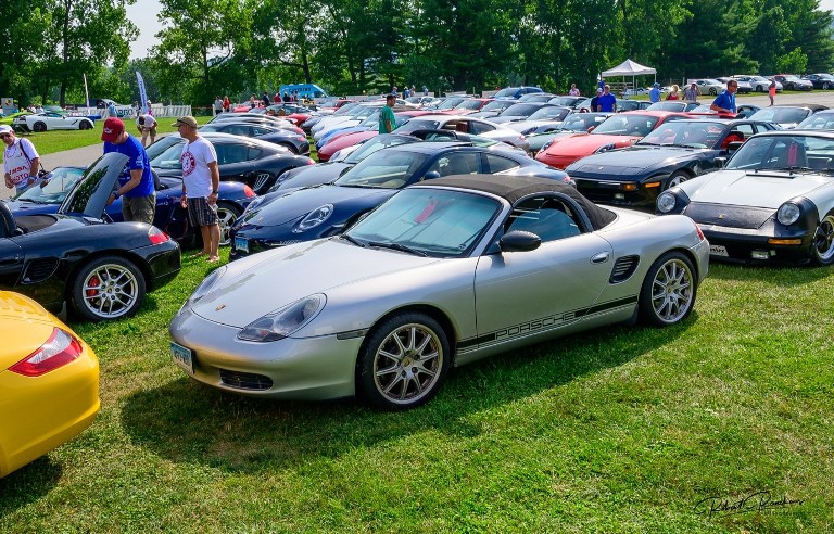 2019-NE-Grand-Prix-LRP-Bob-Reinckens - NEGPLining-Up-for-Parade-Lap.jpg